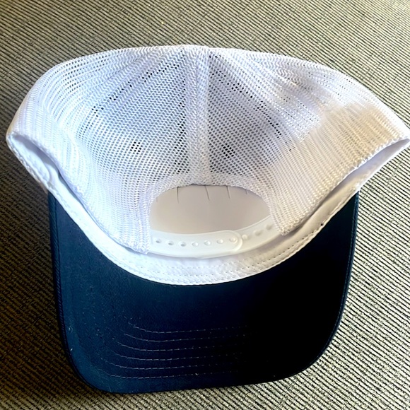 NEW Yuengling set - Picture 7 of 7